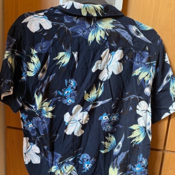 Pre-Loved Hollister Blue Hawaiian Short Sleeve Shirt - Size S - Picture 4 of 5